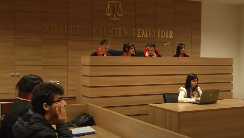 Adli Yeminli Tercüman Bilirkişi Nedir ve Nasıl Olunur?